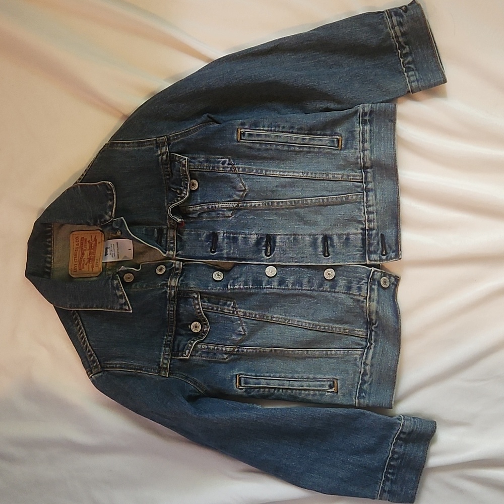 Levi's size S cropped faded vintage looking denim jacket